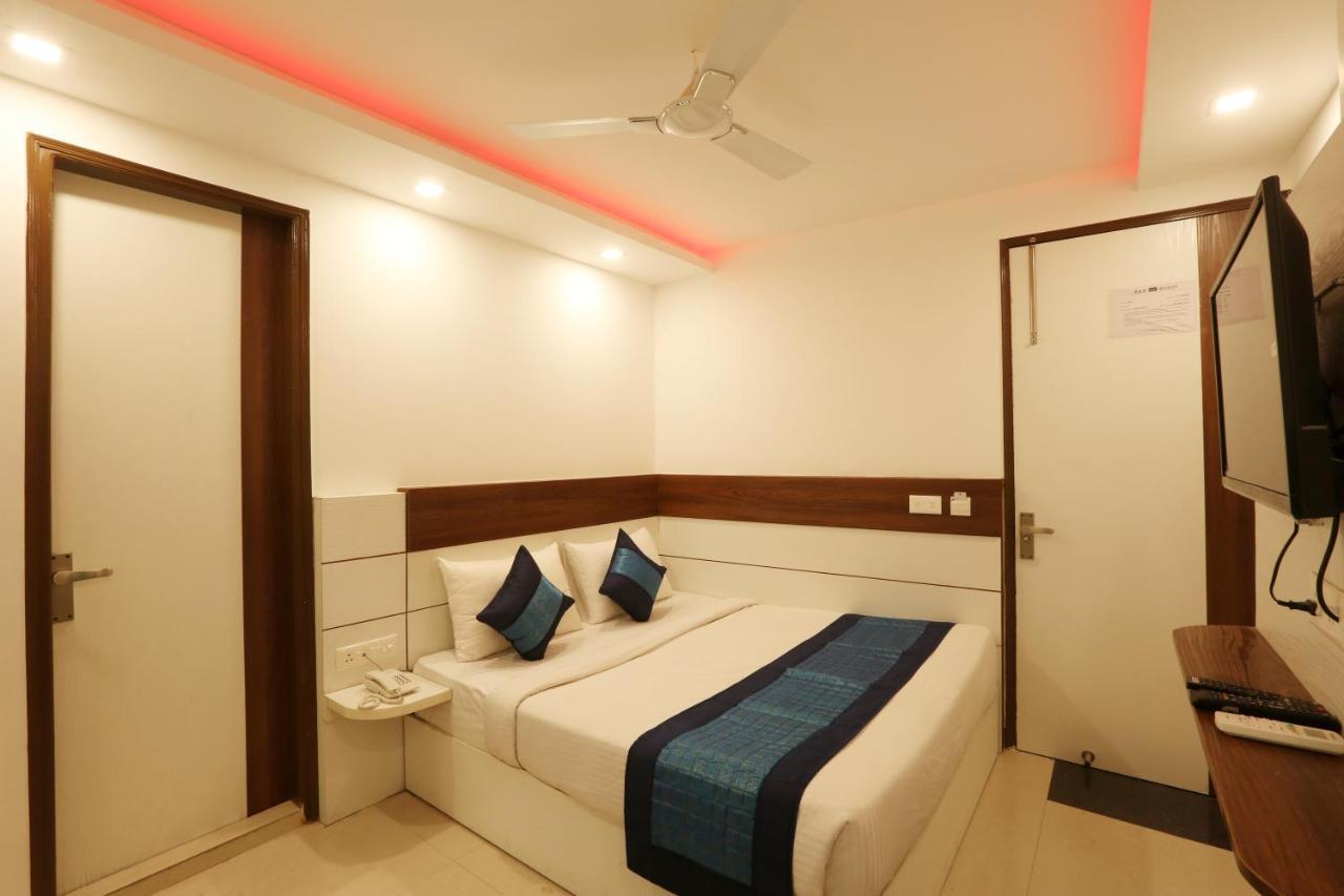 Hotel Ark Suites At Delhi Airport New Delhi Exteriör bild